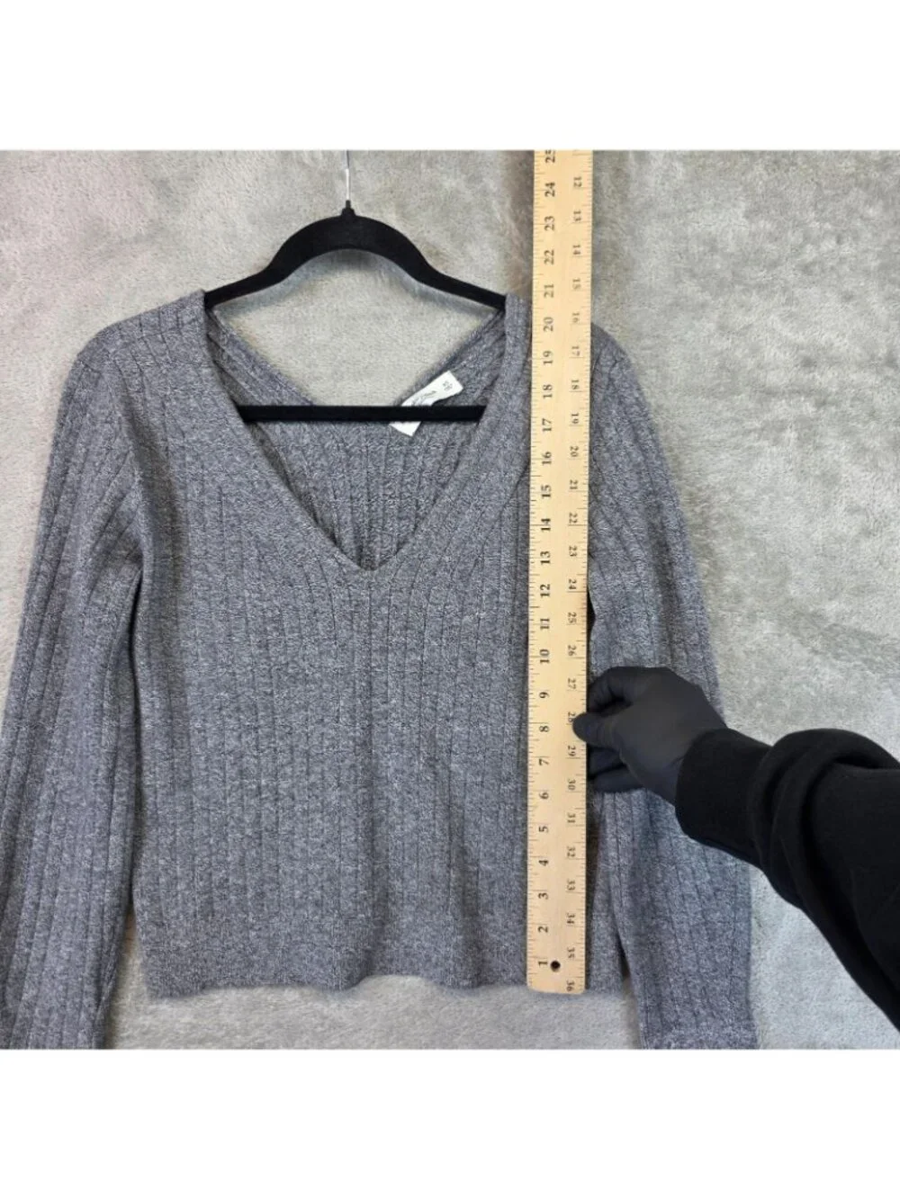 Abercrombie & Fitch Sweater Womens XS Gray V Neck Long Sleeve Knit Pullover Top